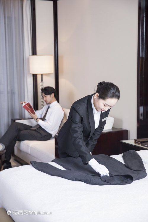 專業疊衣的藝術 酒店服務人員的精益之道